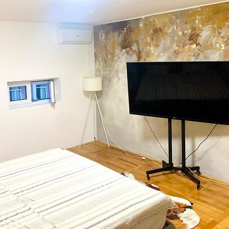 City Center Square Deluxe Nest Podgorica Luaran gambar